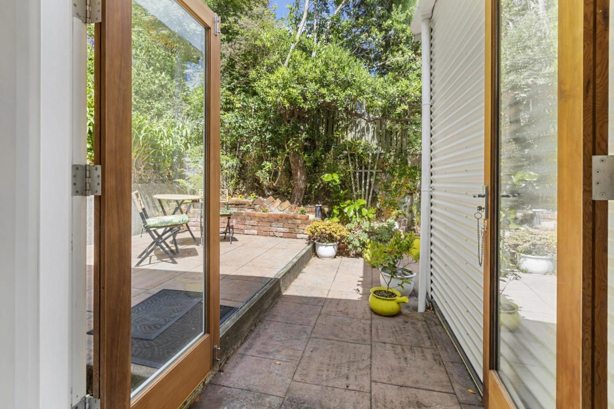Peaceful & Private City Cottage With Carparks Wellington Exterior photo